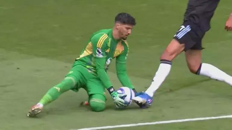Altay Bayındırın pozisyonu İngilterede gündem oldu Bu hatayla Şampiyonlar Ligini kaçırdık