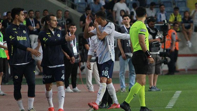 Yıldız oyuncu kırmızı kart gördü Fenerbahçe 10 kişi kaldı