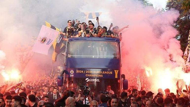 Fenerbahçenin eski başkanı Aziz Yıldırımdan adaylık açıklaması Eğer camiamız sorumluluk üstlenmem gerektiğini düşünüyor ise...