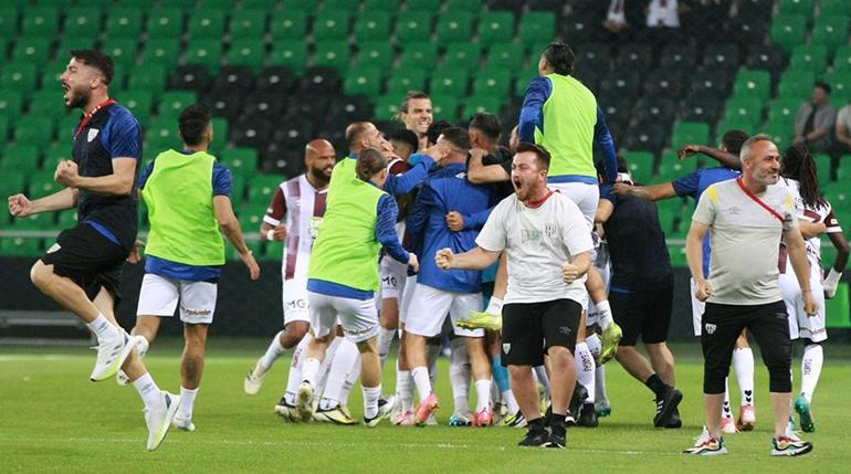 (ÖZET) Fatih Karagümrük - Bandırmaspor maç sonucu: 3-1 | Karagümrük, yeniden Süper Ligde