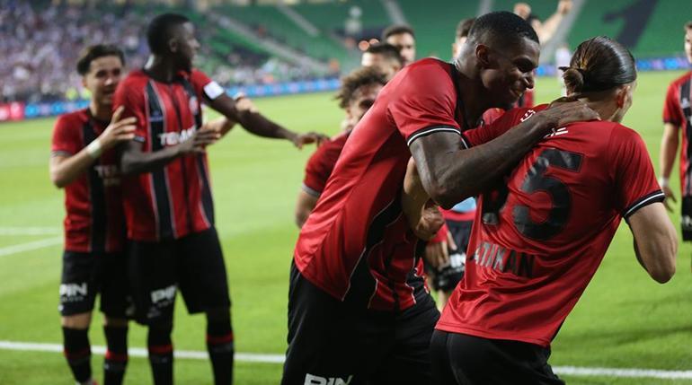 (ÖZET) Fatih Karagümrük - Bandırmaspor maç sonucu: 3-1 | Karagümrük, yeniden Süper Ligde