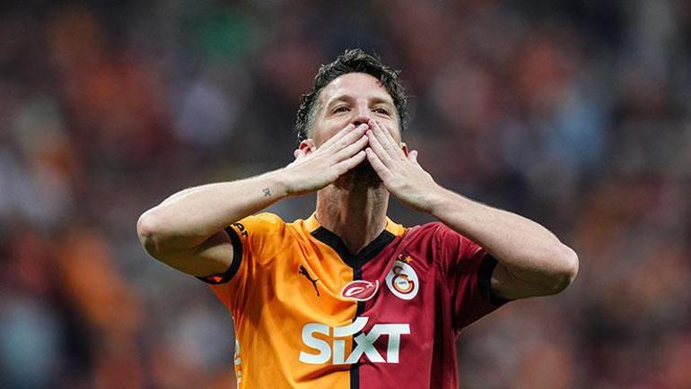 Galatasarayın yıldızı Dries Mertens yine sahneye çıktı Golle veda etti