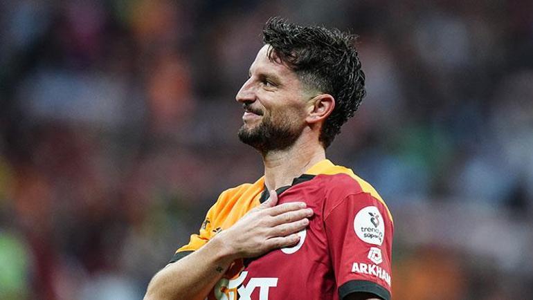 Galatasarayın yıldızı Dries Mertens yine sahneye çıktı Golle veda etti