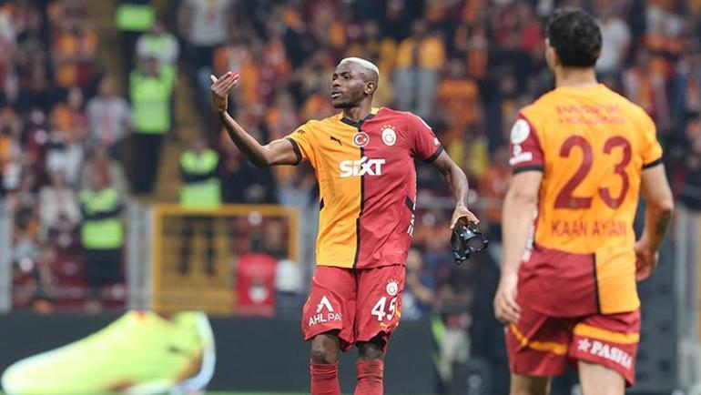 Galatasaray-Başakşehir maçının devre arasında Osimhen çıldırdı: Ousseynou Bayı soyunma odasına çağırdı Ortalık karıştı
