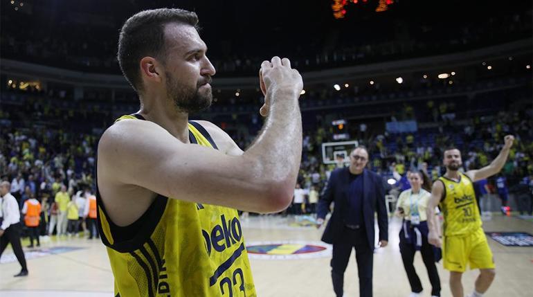 Fenerbahçe taraftarından Marko Gudurice sevgi gösterisi | Gözyaşlarını tutamadı