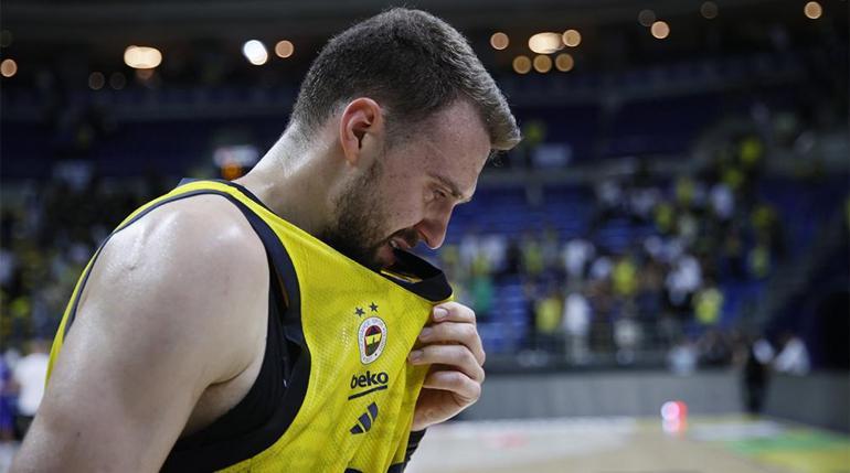 Fenerbahçe taraftarından Marko Gudurice sevgi gösterisi | Gözyaşlarını tutamadı