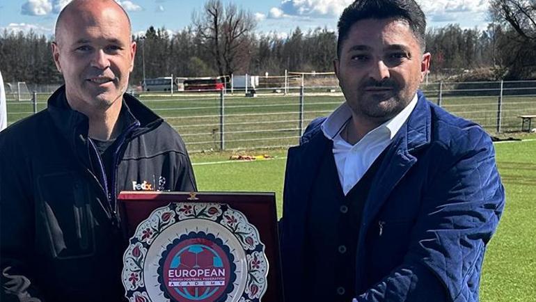 Iniesta’ya anlamlı hediye