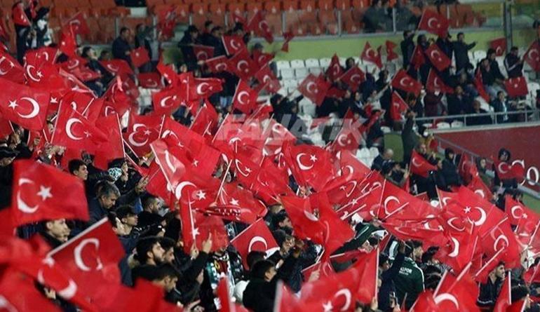 Kenan Yıldızdan İspanyaya gözdağı: Herkesi yenebiliriz Juventusun genç golcüsü, EURO 2024te unutamadığını anı açıklarken ABD kampında çarpıcı sözler söyledi...