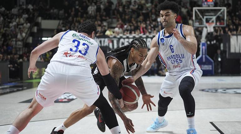 Beşiktaş Fibabanka - Anadolu Efes maç sonucu: 87-90 | Seride ilk maç Efesin