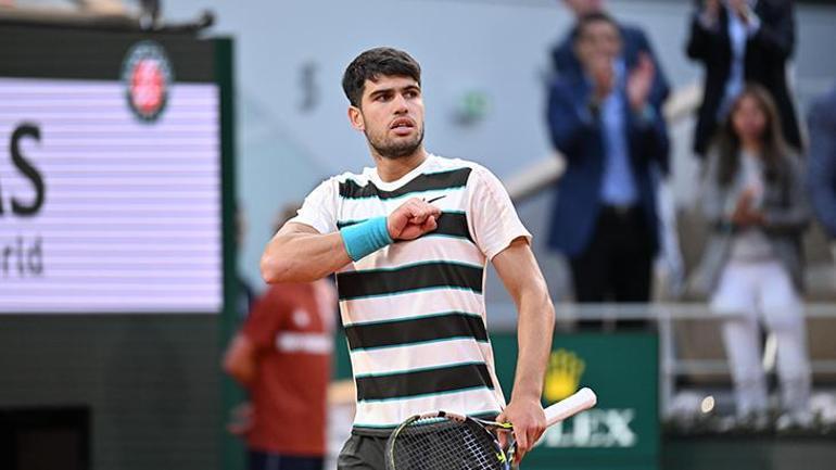 Fransa Açık Tenis Turnuvasında şampiyon Carlos Alcaraz