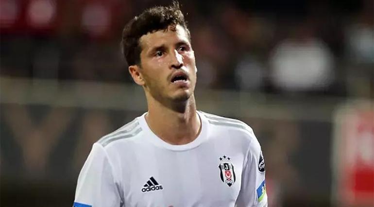 Beşiktaşta gidecek oyuncular belli oldu Solskjaer biletlerini kesti