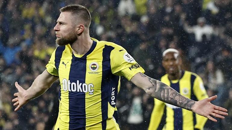 Galatasaraydan Fenerbahçeye transferde bir darbe daha Mourinhonun gözdesiydi, transfer görüşmeleri başladı