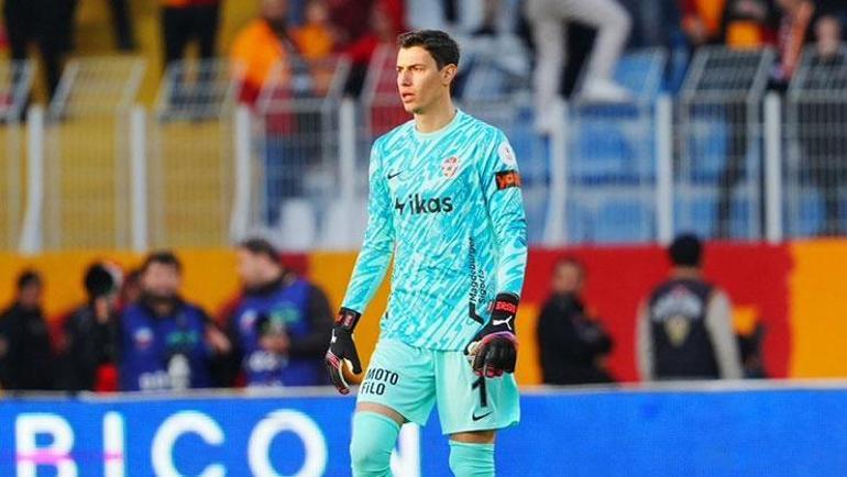 Galatasaray peşindeydi Berke Özer için resmi transfer açıklaması
