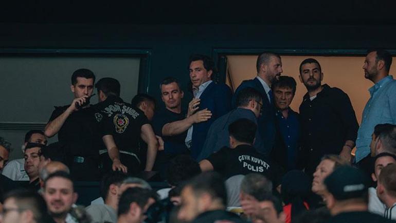 Beşiktaş-Fenerbahçe maçında olay çıktı Başkanlar araya girdi