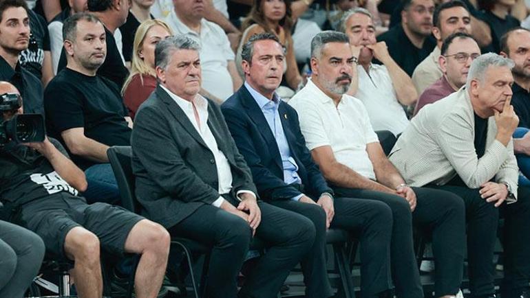 Beşiktaş-Fenerbahçe maçında olay çıktı Başkanlar araya girdi