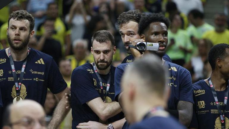Fenerbahçenin yıldızı Galatasaray ile anlaştı İmzayı atıyor
