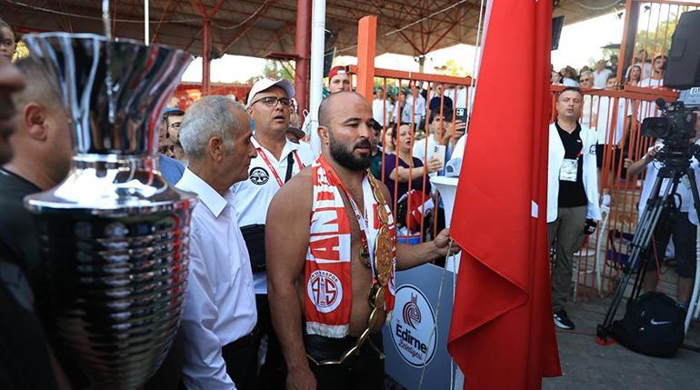 664. Tarihi Kırkpınar Yağlı Güreşlerinde başpehlivanlığı Orhan Okulu kazandı