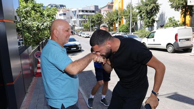 Merih Demiral, Alanyasporu ziyaret etti