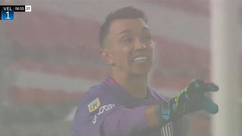 Muslera ilk maçına çıktı Arjantinde gündem oldu Tartışma konusu oldu