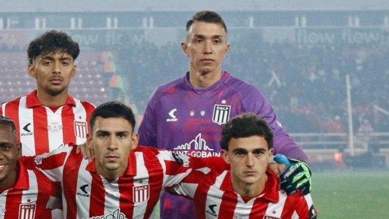 Muslera ilk maçına çıktı Arjantinde gündem oldu Tartışma konusu oldu