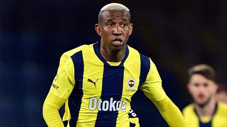 Fenerbahçeye büyük şok Yıldız oyuncu kampta olmayacak