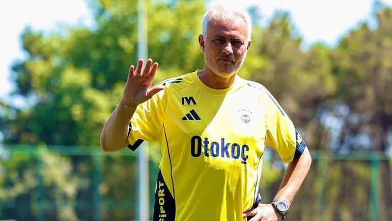 Fenerbahçeden Jhon Duran & Jose Mourinho açıklaması Sosyal medyadan paylaştı
