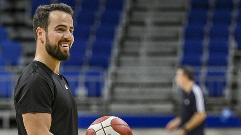 Fenerbahçe Beko imzayı açıkladı: Kaptan takımda kalıyor