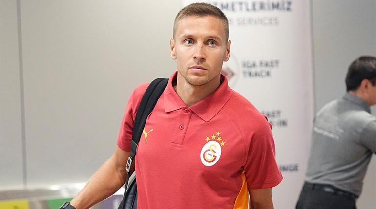 Galatasarayda bir ayrılık daha... Çifte teklif