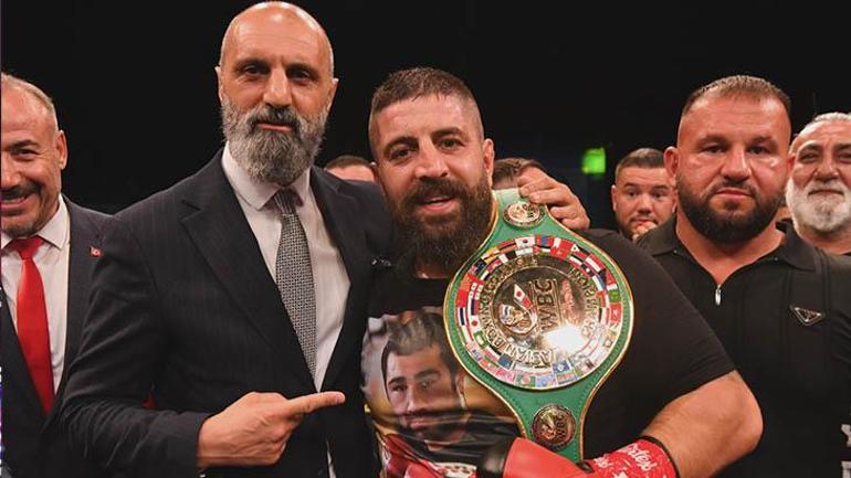 WBC Asya Şampiyonu Tuncelili Umut Çamkıran, Cvetkov’u 3üncü rauntta devirdi