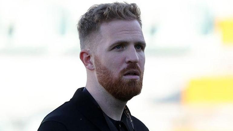 ÖZEL | Fenerbahçede Skrinardan sonra bir transfer daha bitiyor Devin Özek devreye girdi, imzalar yakın