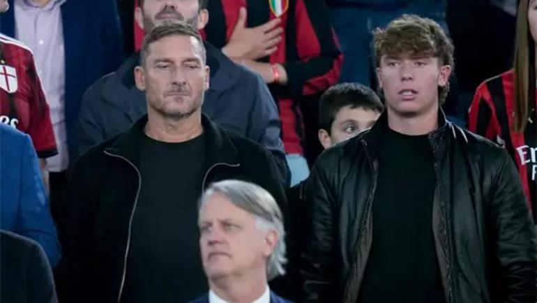 Roma efsanesi Tottinin oğlu Cristian 19 yaşında futboldan emekli oldu İşte nedeni