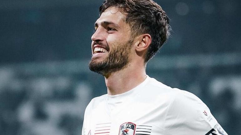 Beşiktaş transferde uçuşa başladı 3 yıldız için kollar sıvandı