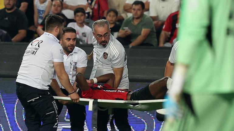 Sezonun ilk maçında korkutan sakatlık Sedye ile çıktı: Sezonu kapattı
