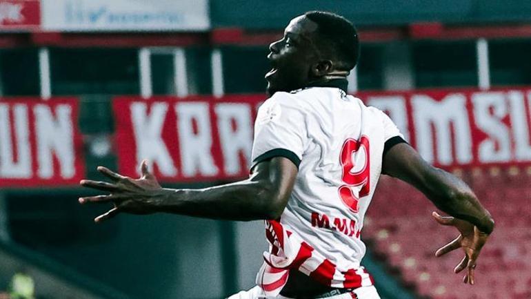 (ÖZET) Samsunspor lige 3 puanla başladı Samsunspor - Gençlerbirliği maçı sonucu: 2-1