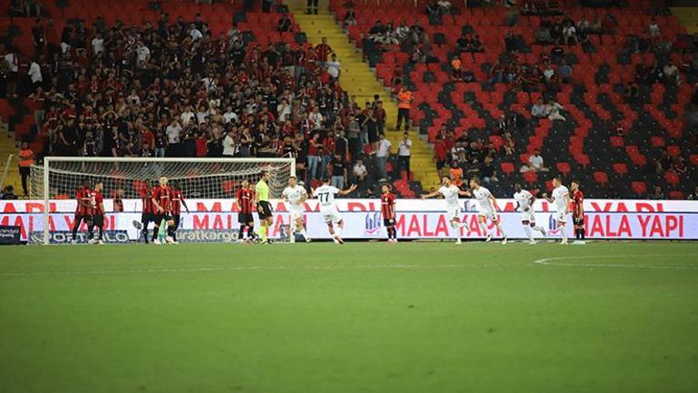 ÖZET I Burak Yılmazın ilk maçında son dakika üçlüğü... Gaziantep FK-Gençlerbirliği maç sonucu: 2-1