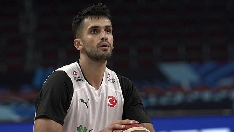A Milli Erkek Basketbol Takımı, EuroBasket 2025 için Letonya'da ilk antrenmanını gerçekleştirdi