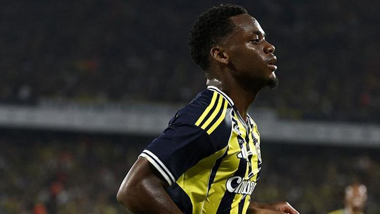 Fenerbahçede sakatlık. İki yıldız oyuncu maça devam edemedi.