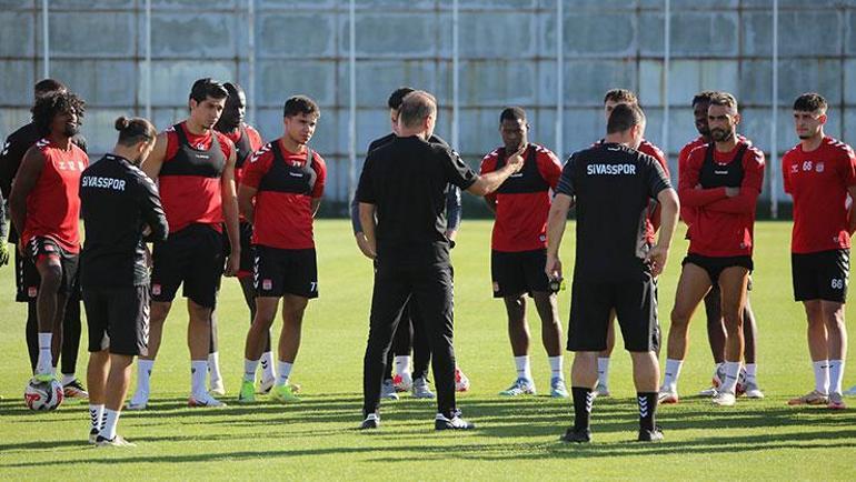 Osman Zeki Korkmazdan eleştirilere cevap: Burasının Sivasspor olduğunu ben de biliyorum