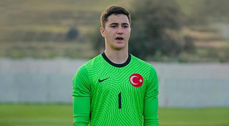 Uğurcan Çakırın yerine gelecek kaleci belli oldu Resmi açıklama geldi