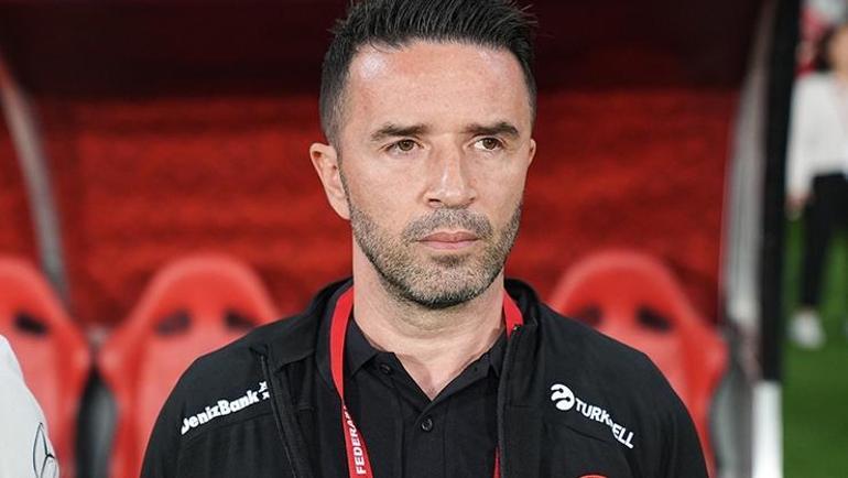 Fenerbahçede Domenico Tedesco dönemi resmen başladı İstanbula geldi