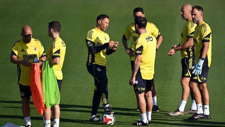 Fenerbahçede yeni teknik direktör Tedesco ilk antrenmanına çıktı Trabzonspor maçına kadar tesislerde kalacak