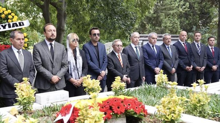 Galatasarayda Dursun Özbekten yeni sezon mesajı: Futbolu sahada oynayalım, saha dışında dost olalım