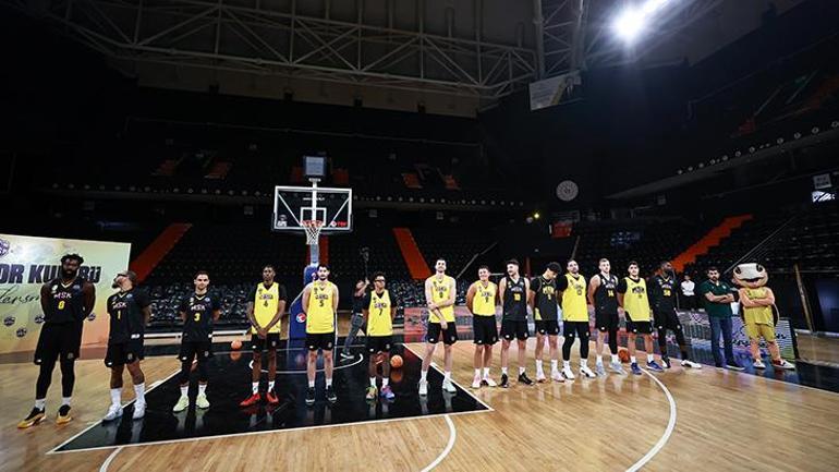 Mersin Spor Kulübü kadrosunu tanıttı