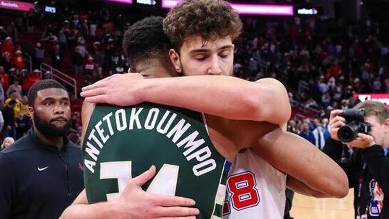 Giannis Antetokounmpo, Türkiyeden özür diledi Alperenle birlikte foto paylaştılar