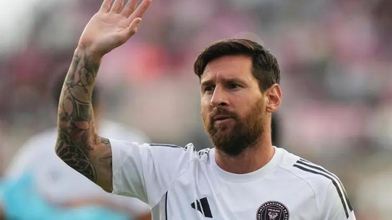 Messi imzayı atıyor Geleceği belli oldu