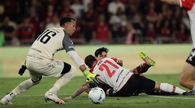 Muslera 16. saniyede gol yedi sinirlerine hakim olamadı Takım arkadaşlarını azarladı