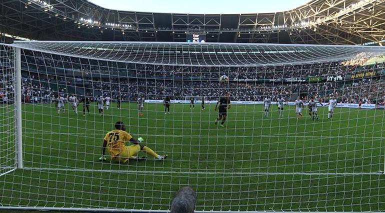 ZORLU MAÇTA KAZANAN ÇIKMADI (ÖZET)Kocaelispor-Rizespor maç sonucu: 1-1