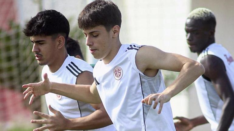 16 yaşında Fenerbahçe deplasmanında Belözoğlunun prensi Yakub İlçin ilk 11de başladı