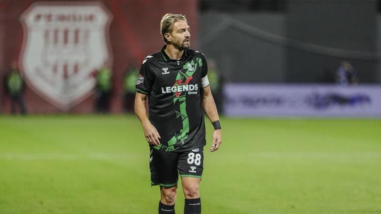 Caner Erkine 6 maç men PFDK, Sakaryasporlu futbolcunun cezasını açıkladı
