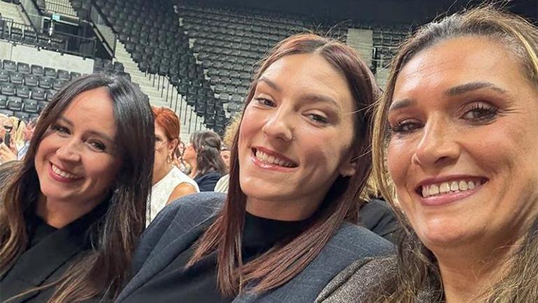 Eczacıbaşının salon açılışına Boskovic damgası Simge Aközden Hande Baladın sözleri